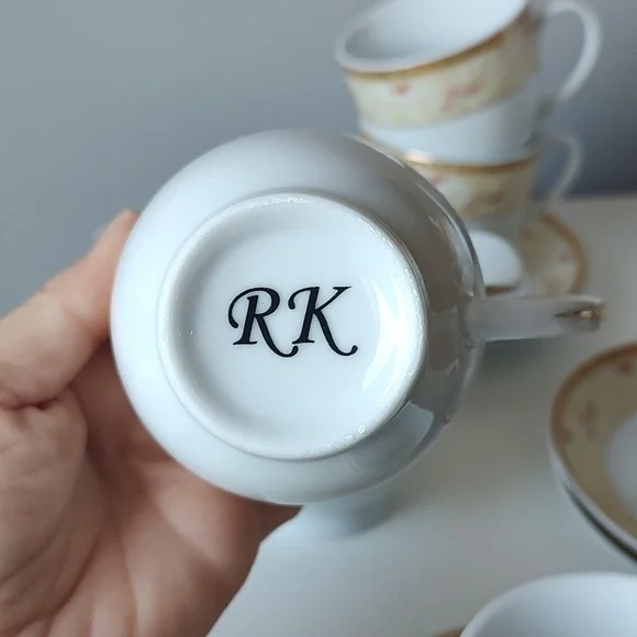 Tea Set Bundle Including 8 Cups With Matching Saucers - Picture 7 of 11